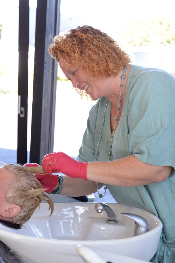 Coloration im Salon haarfachwerk & face-art